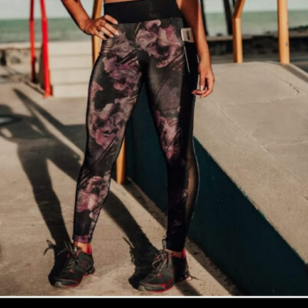 High waisted purple metallic leggings with pocket